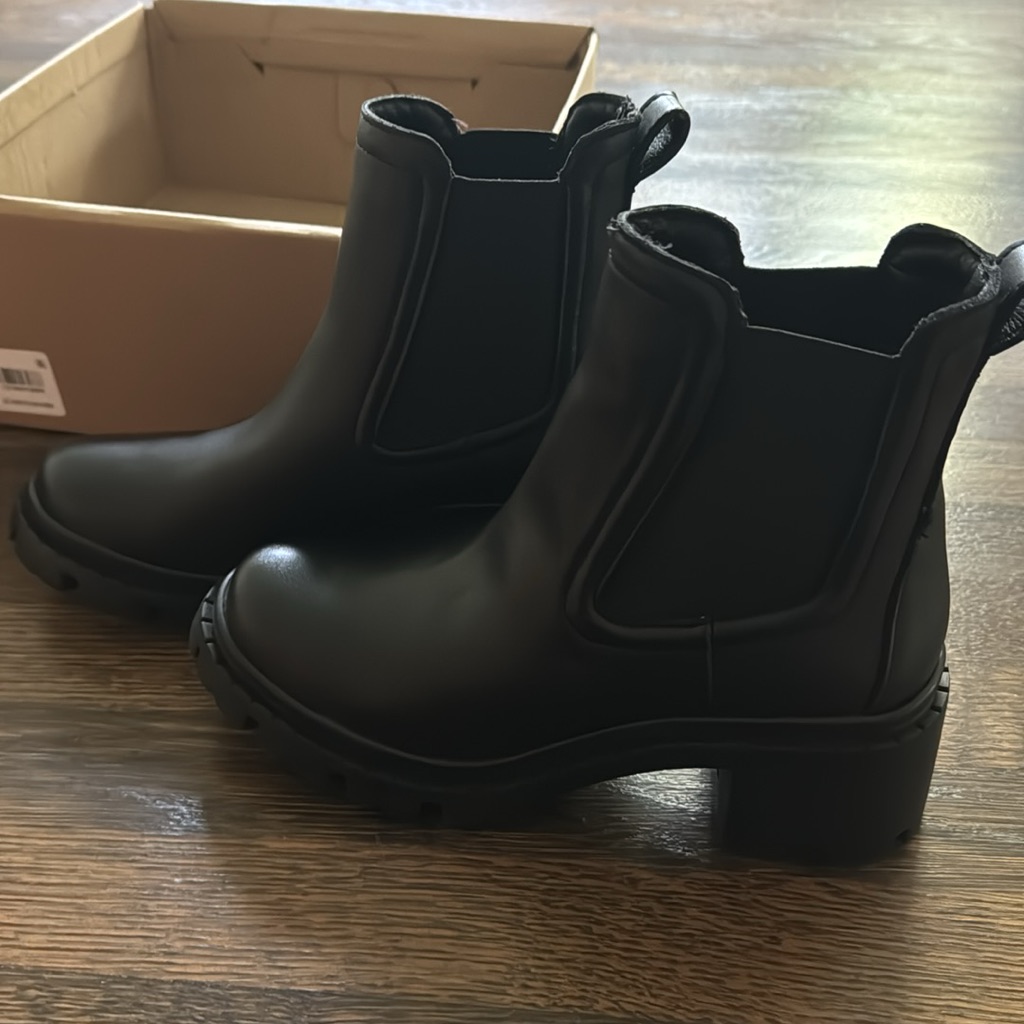 Brand New Steve Madden Boots